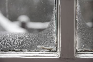 Voir nos services de Réaliser l'étanchéité d'une fenêtre