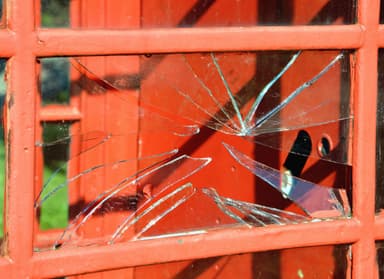 Voir nos services de Remplacer / installer un carreau / une vitre